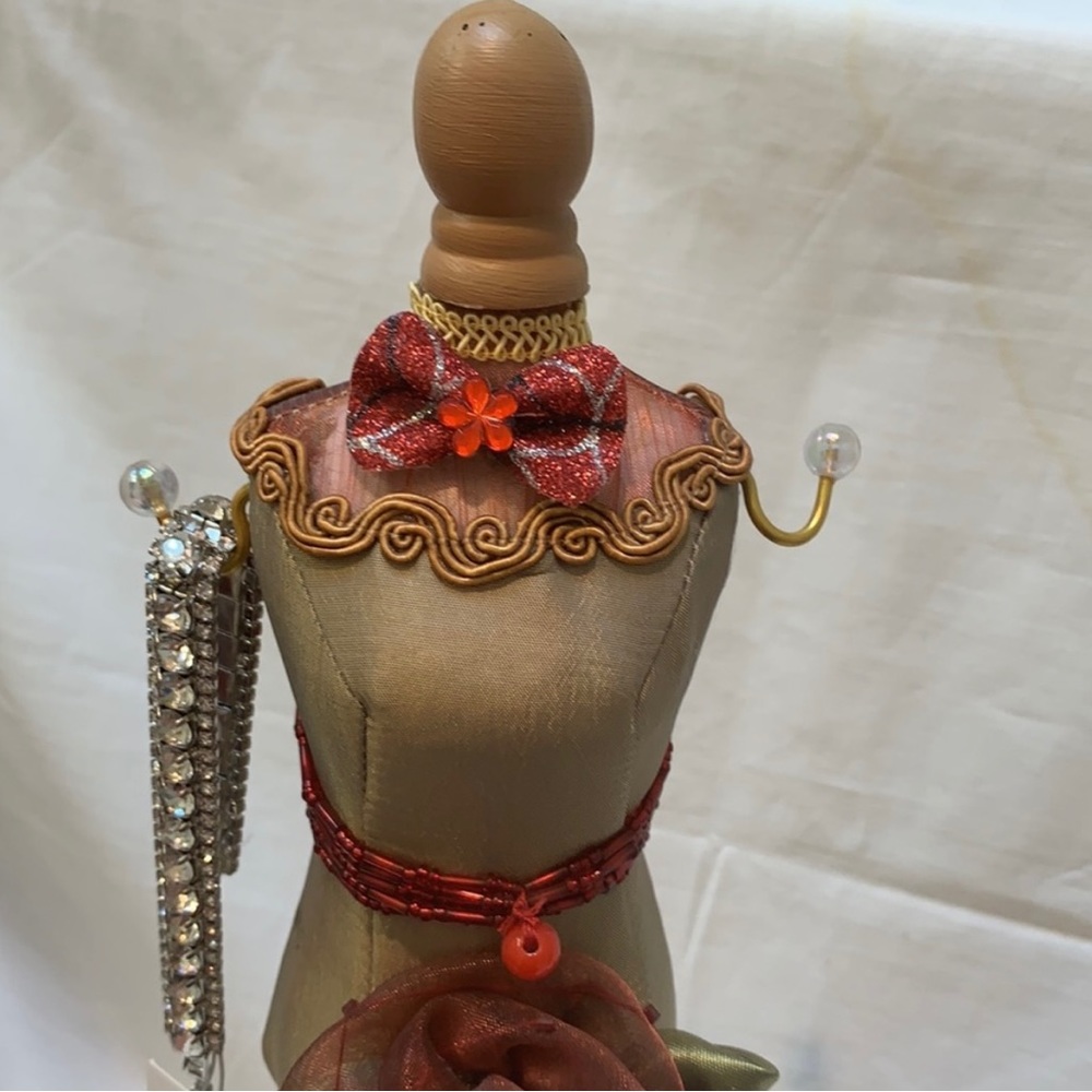 Beaded jewellery Stand and Rhinestone Bracelet